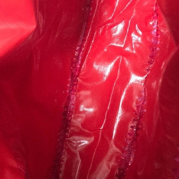 Funky mod red crochet large statement bow bag - Picture 6 of 6